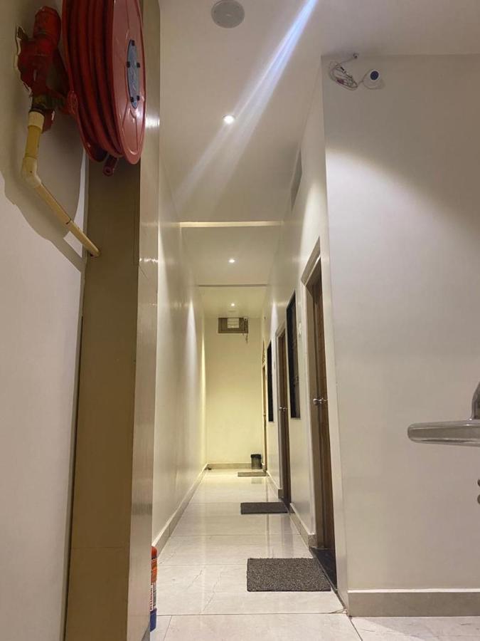 Hotel Raghupati Ayodhya Bagian luar foto
